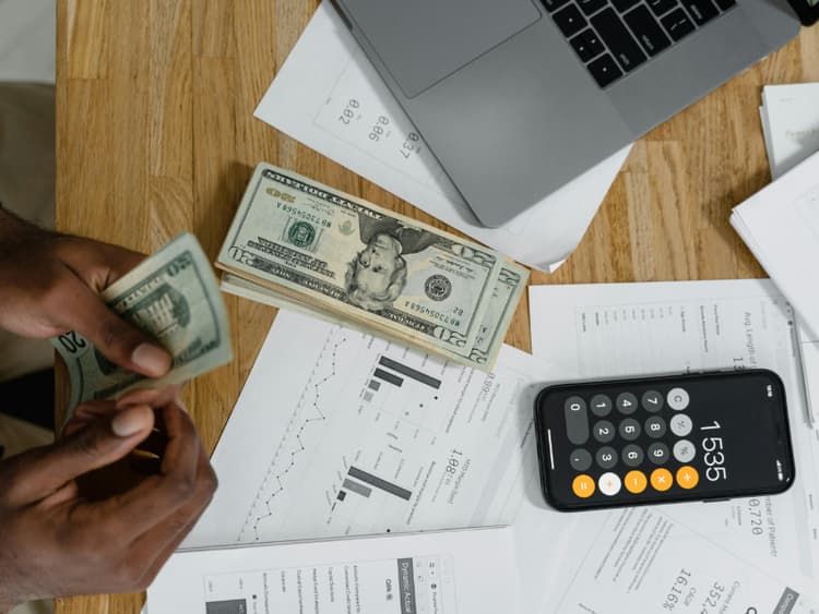 Calculator showing payment fees eating into freelancer revenue