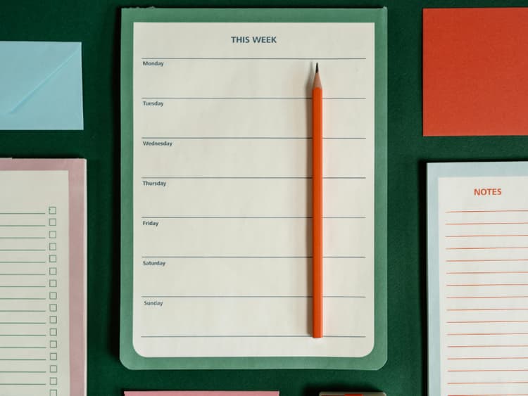 Weekly planner and stationery for organizing billing schedule